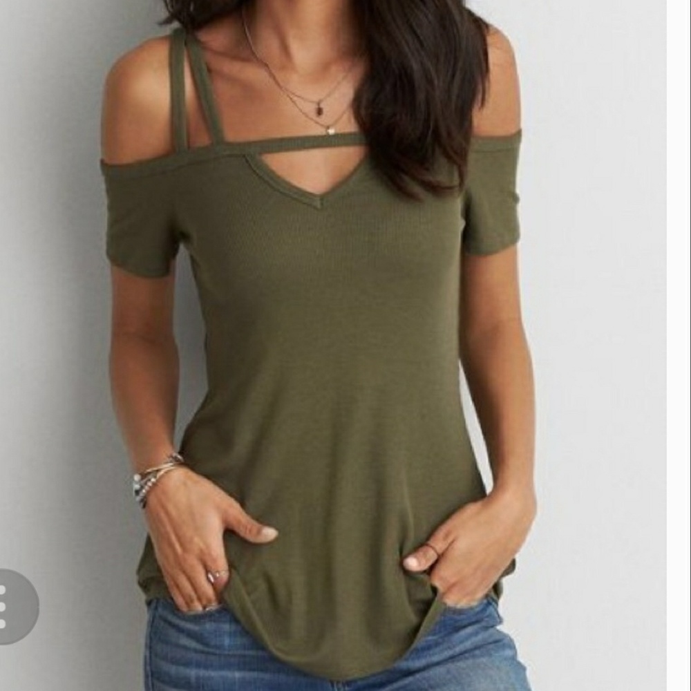 American eagle cold shoulder top